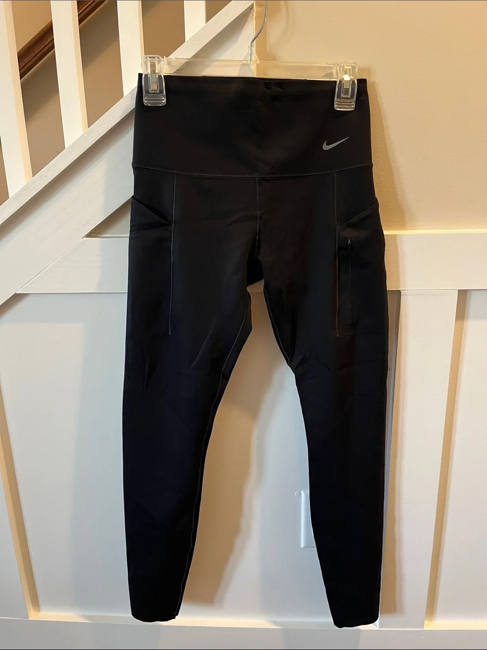 Nike Black Women’s High-Waist Leggings with Side Pocket